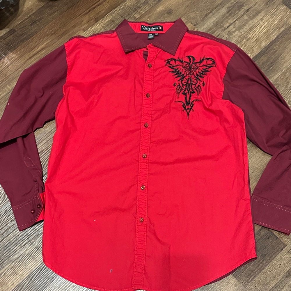Men's Red Victorious vintage shirt
